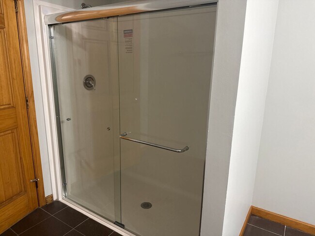 Building Photo - 2914 Sandy Ln