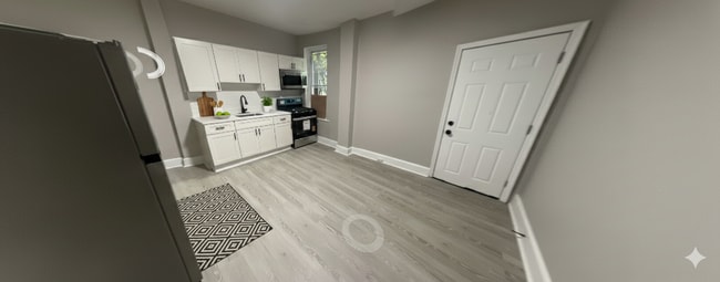 Building Photo - Newly Renovated 3 Bed, 1.5 Bath Townhouse ...
