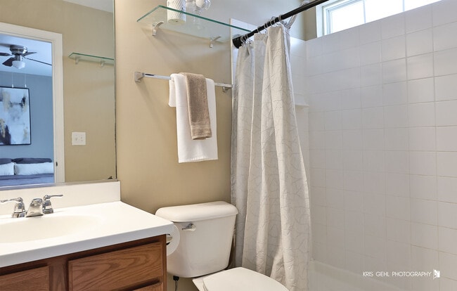 Building Photo - 398 S Jade Ln