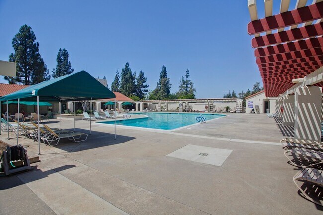 Building Photo - Gorgeous Remodeled 2Br/2Ba house W/2 Car attached  Garage in Oaks North