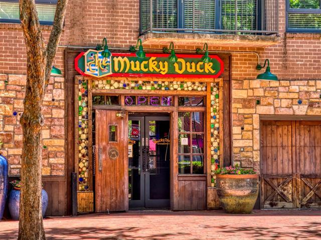 Building Photo - 5005 Meridian Ln