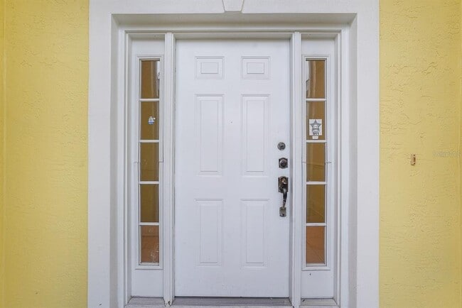 Building Photo - 295 Fareham Dr