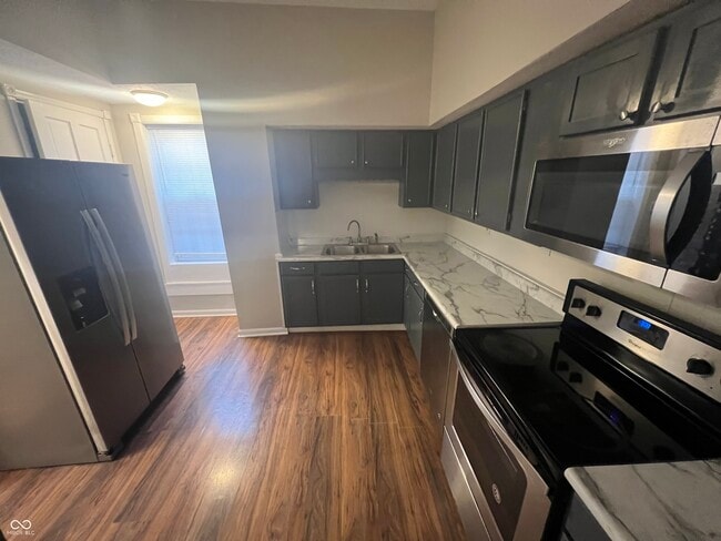 Building Photo - 2509 E 10th St