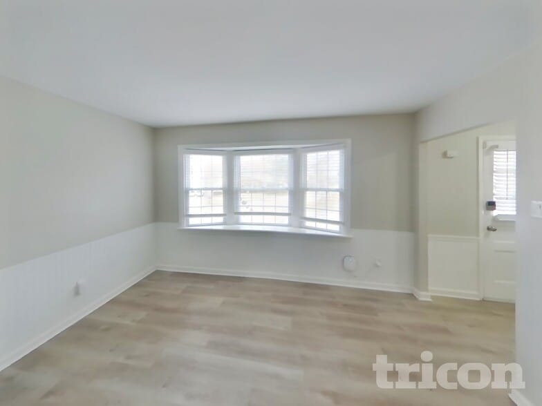 Building Photo - 2840 Mt Vernon Ave