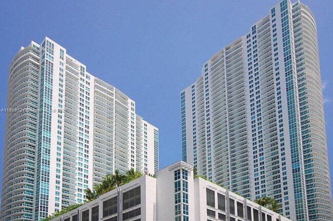 Building Photo - 951 Brickell Ave