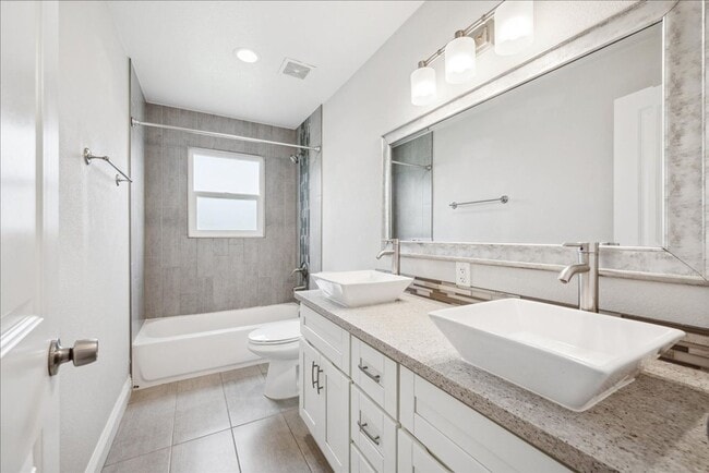 Building Photo - 6225 Ranier Way
