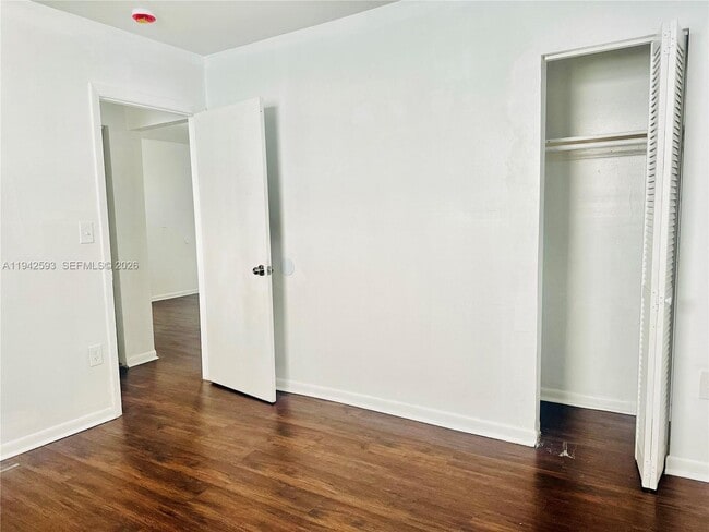 Building Photo - 1801 NW 2nd Ct