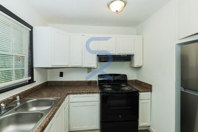 Building Photo - Your Carroll Heights Retreat – 3BR Home with Big Backyard Appeal