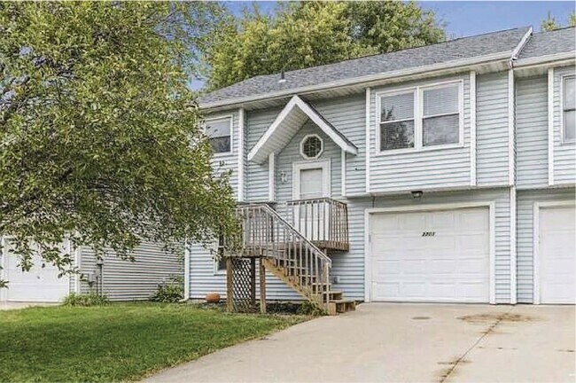 Primary Photo - Spacious 3-Bed, 2-Bath Duplex with Fenced ...