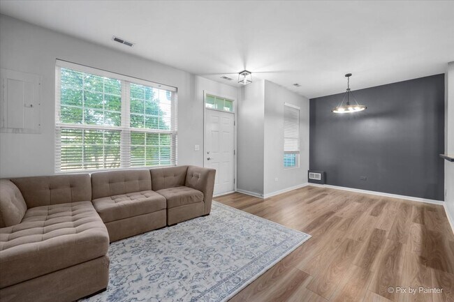 Building Photo - 509 Lakeside Ct