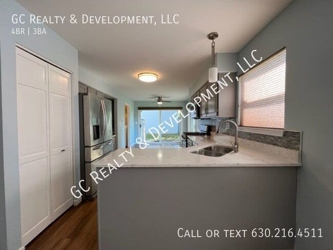 Building Photo - ***MUST SEE! 4 BDRM / 2.5 BTH / LARGE CORN...