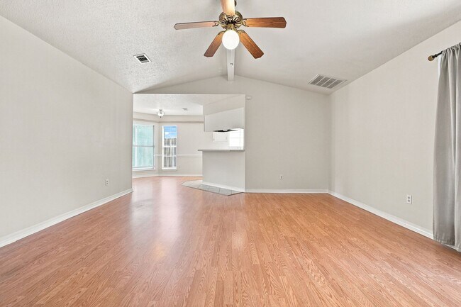 Building Photo - 148 Meadowbrook Ct