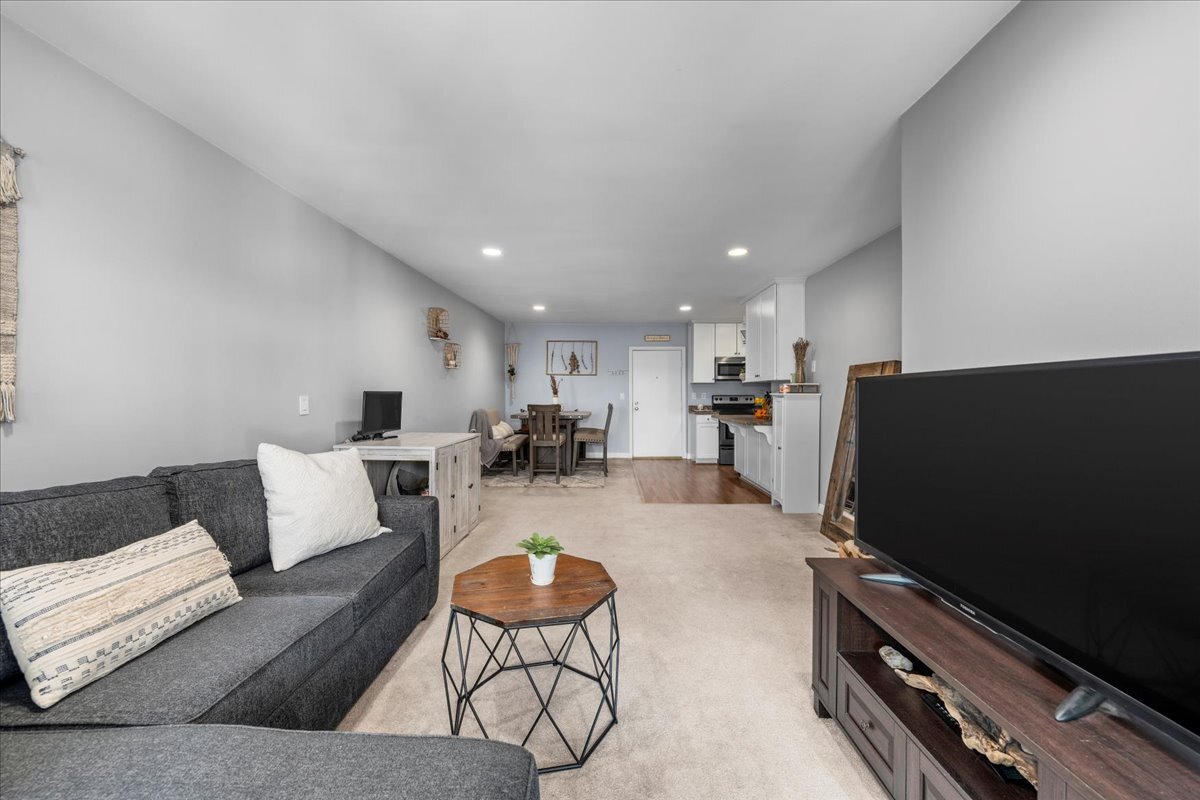 Building Photo - 7765 W 91st St