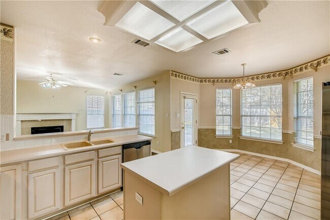 Building Photo - 9908 Mateo Cove
