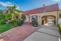 Building Photo - 129 S Swall Dr