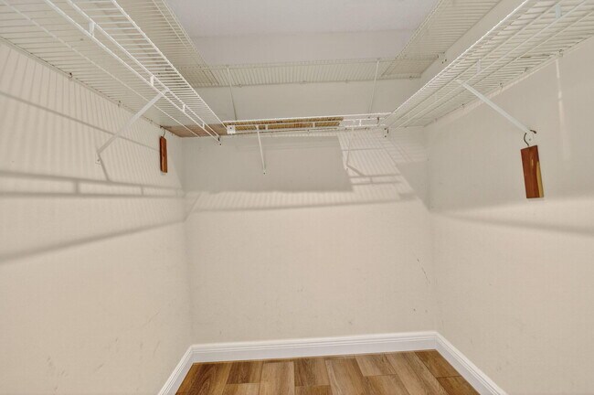 Building Photo - 6101 SE Landing Way