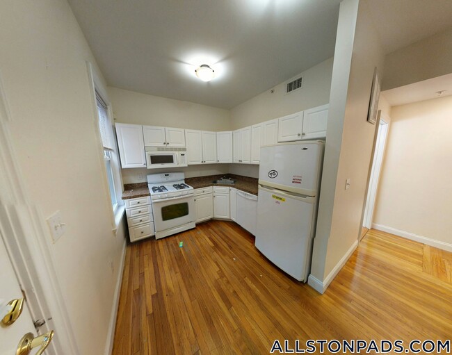 Building Photo - 55 Ashford St