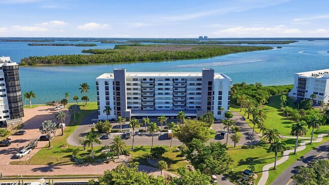 Building Photo - 4253 Bay Beach Ln