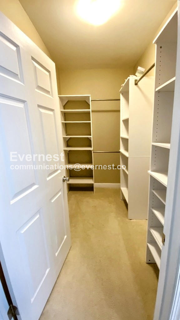 Building Photo - 2 Bed, 2.5 Bath Condo with In-Unit Laundry / Pet-Friendly / Coming Soon!