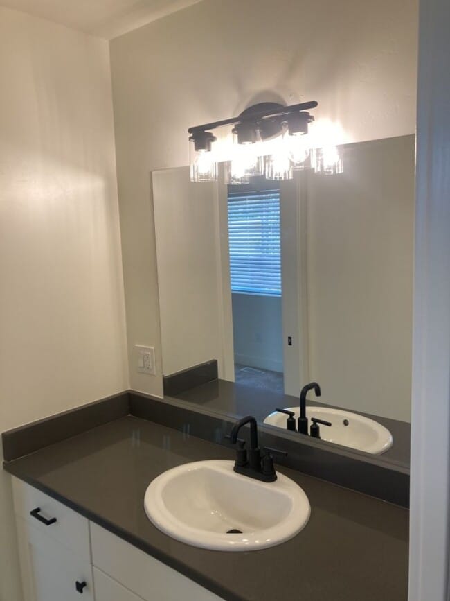 Building Photo - 3 Bed - 2.5 Bath, Newer Construction Large Condo - 2 Car Garage