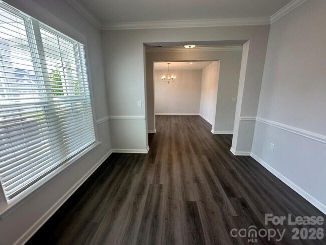 Building Photo - 1139 Overlake Dr