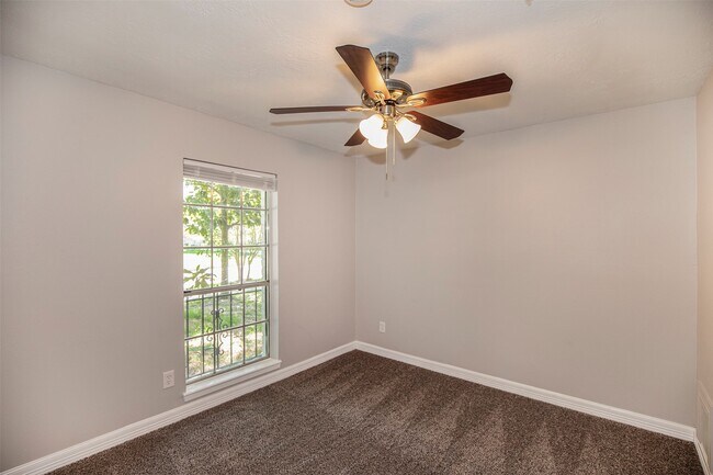 Building Photo - 802 Wavecrest Ln