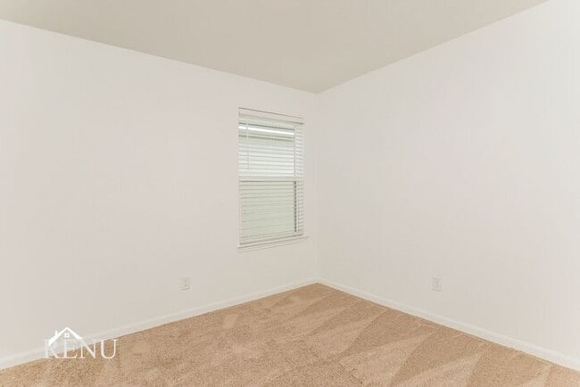 Building Photo - 2942 Jackson Smt