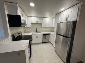 Building Photo - 214 Woodland Pky