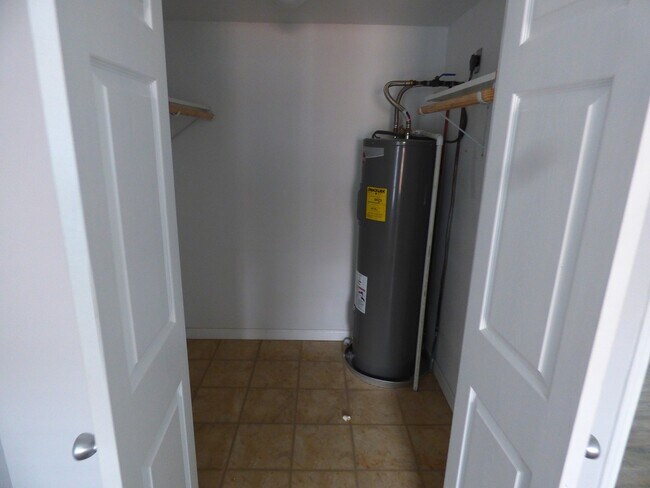 Building Photo - 3529 Topeka St