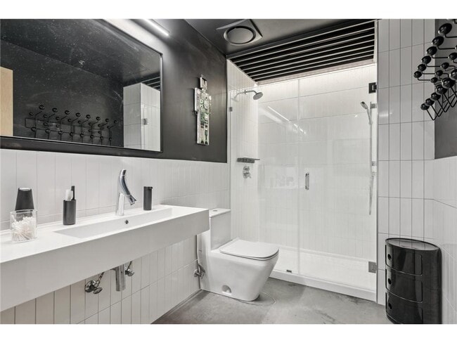 Building Photo - 250 Park Ave