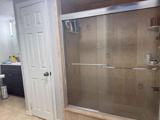 Building Photo - 703 Ulrich Rd