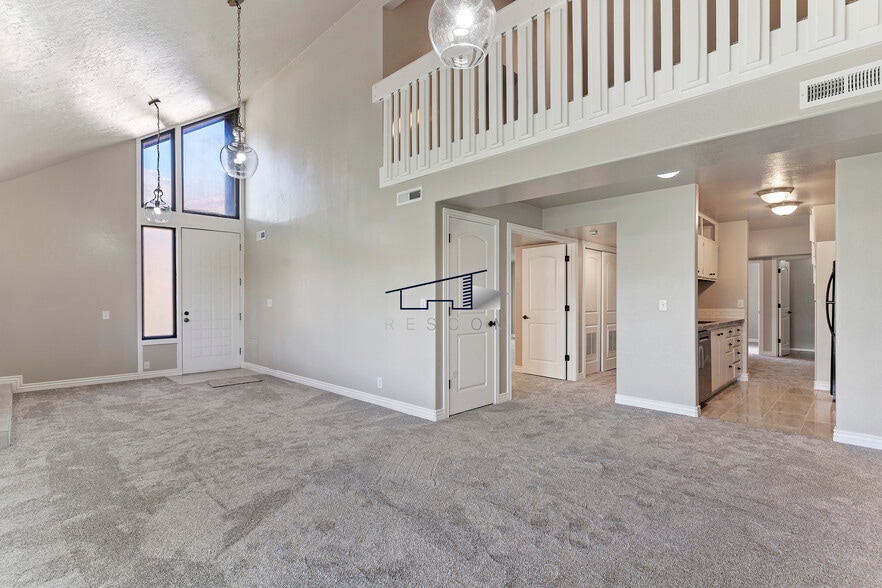 Building Photo - 26 White Barn Dr