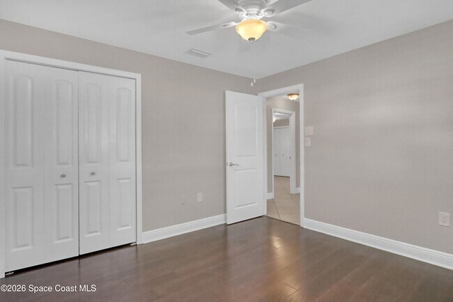 Building Photo - 410 Sparrow Dr