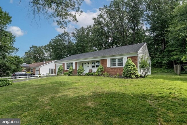 Building Photo - 1744 Lark Ln