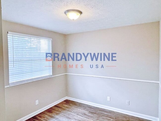 Building Photo - Happy New Year! Move in by 2/15 and get Ma...