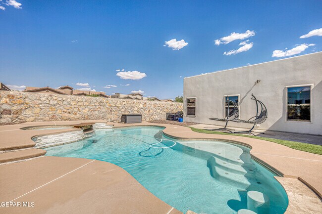 Building Photo - 12315 Houghton Springs Dr