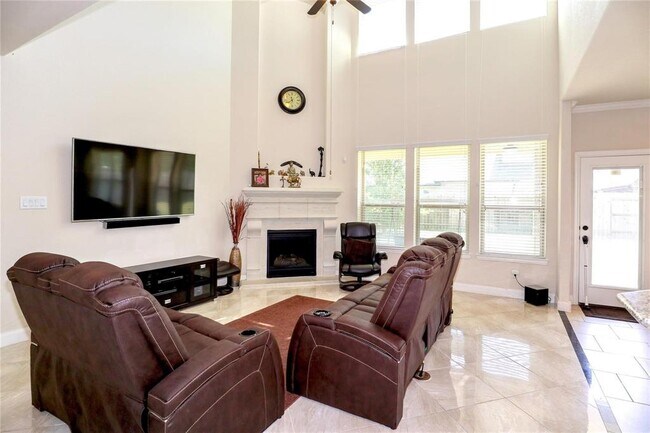 Building Photo - 10326 Hatcher Dr