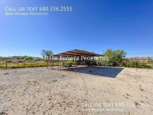 Building Photo - 2458 W Skyline Ln