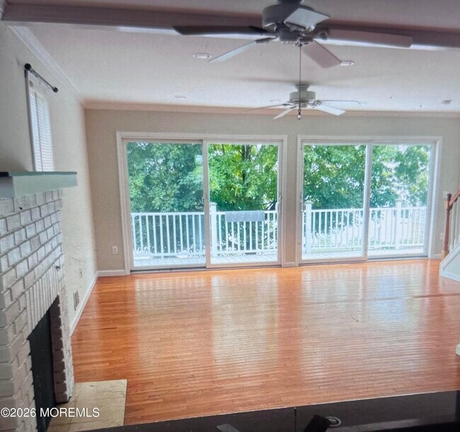 Building Photo - 1137 Woodmere Dr
