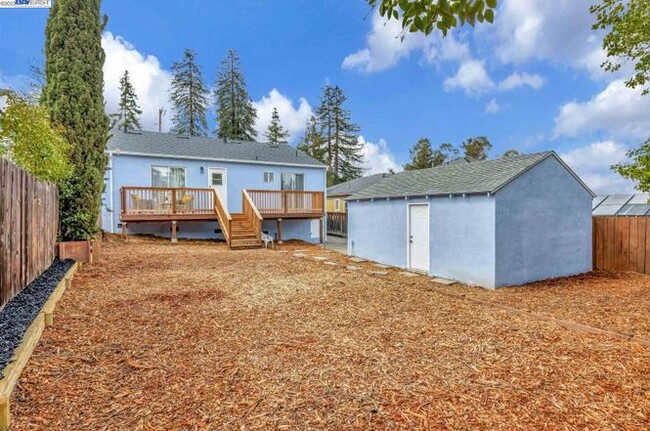 Building Photo - 2260 Romey Ln