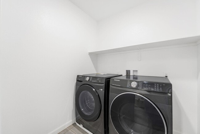 Building Photo - Modern Cadence Living with Designer Upgrades & Resort-Style Amenities!