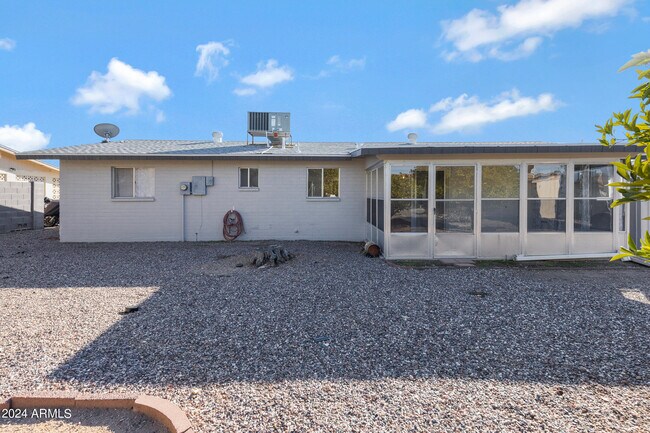 Building Photo - 5434 E Dodge St