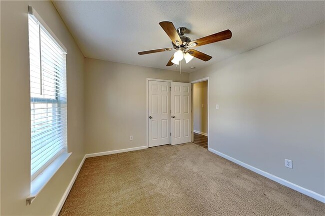 Building Photo - 192 Seals Dr