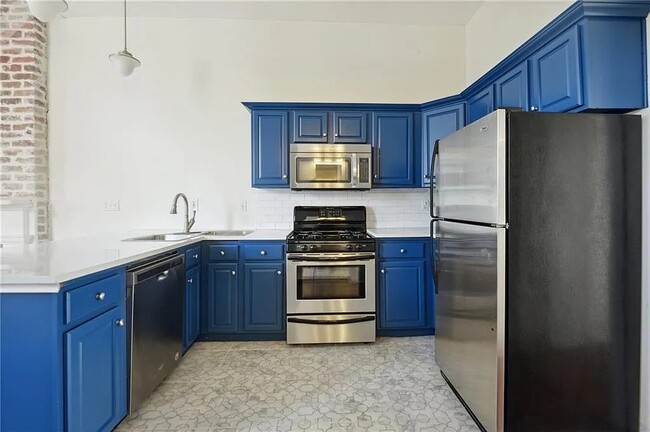 Building Photo - 6036 Perrier St