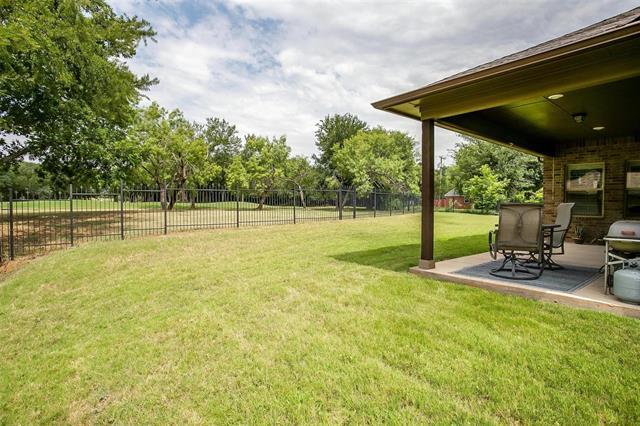 Building Photo - 13704 Southern Oaks Dr