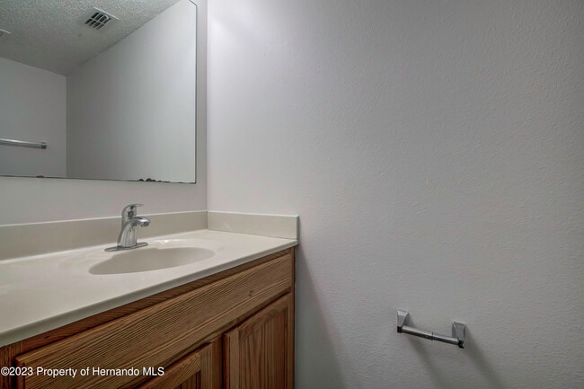 Building Photo - 6322 Grapewood Rd