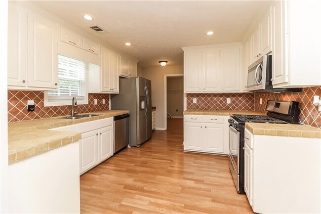 Building Photo - 1387 Bramlett Forest Ct SE