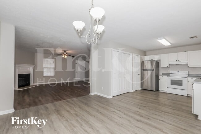 Building Photo - 311 Goldenrod Dr