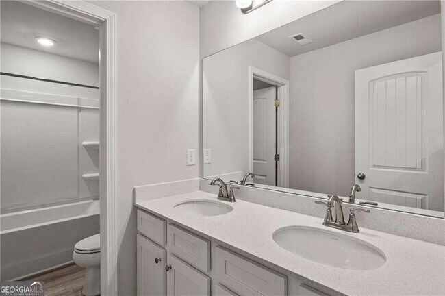 Building Photo - 213 Chiswick Lp