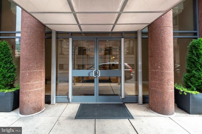 Building Photo - 414 Water St